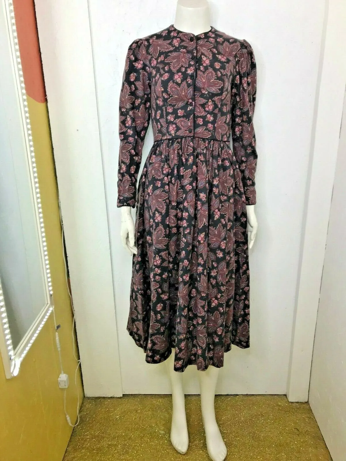 Vintage 70s | Laura Ashley | Boho Hippie Festival | Prairie Romantic Edwardian Puff Sleeve | Midi Dress | XS